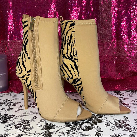 Zebra print open toe boots - Picture 5 of 6